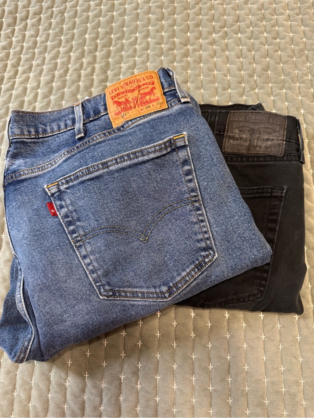 Levi's Men's Straight Jeans in Blue and Black - 2 Pairs Style 541 Size 38x32